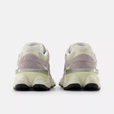 NB 9060 Truffle salt with timberwolf